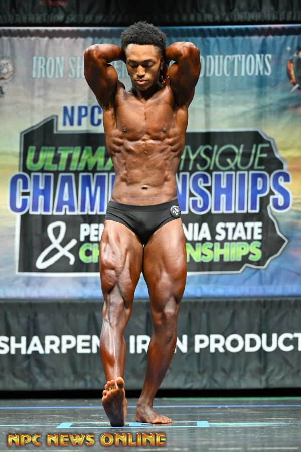 Team Red client posing on the NPC stage