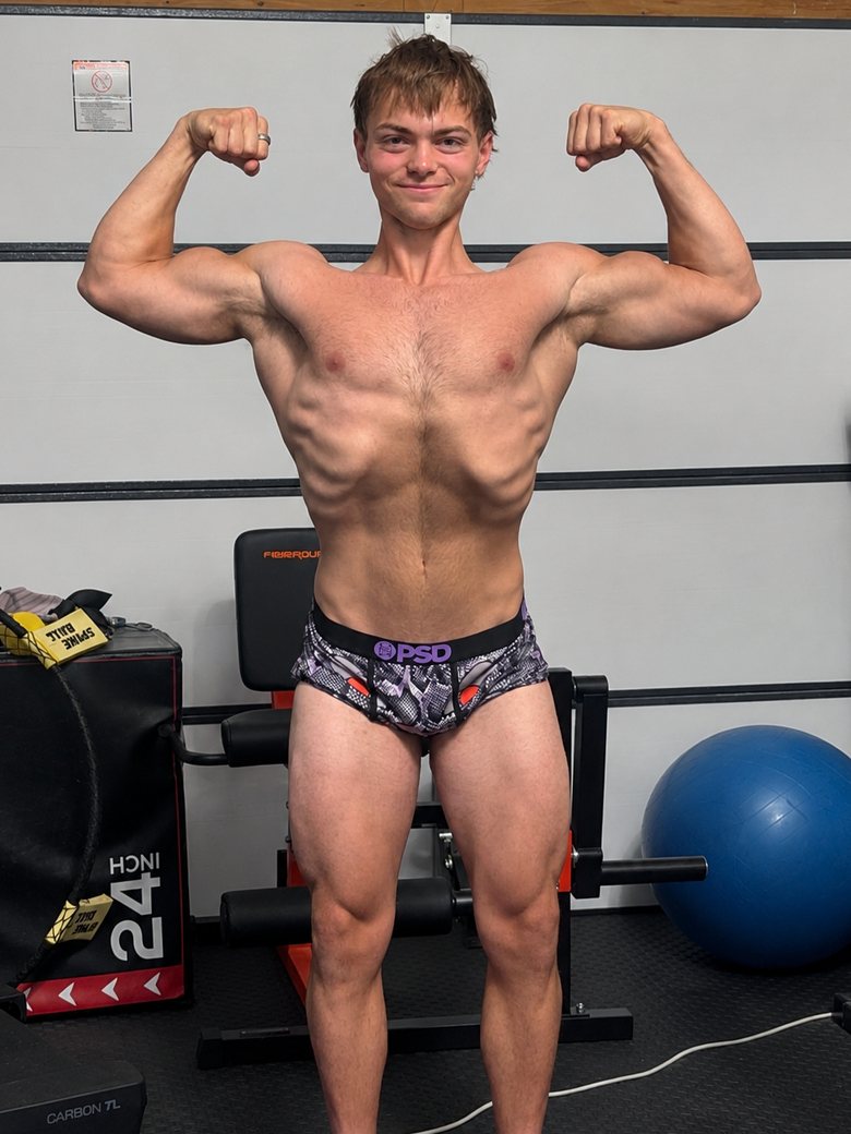 Brayden front double biceps after