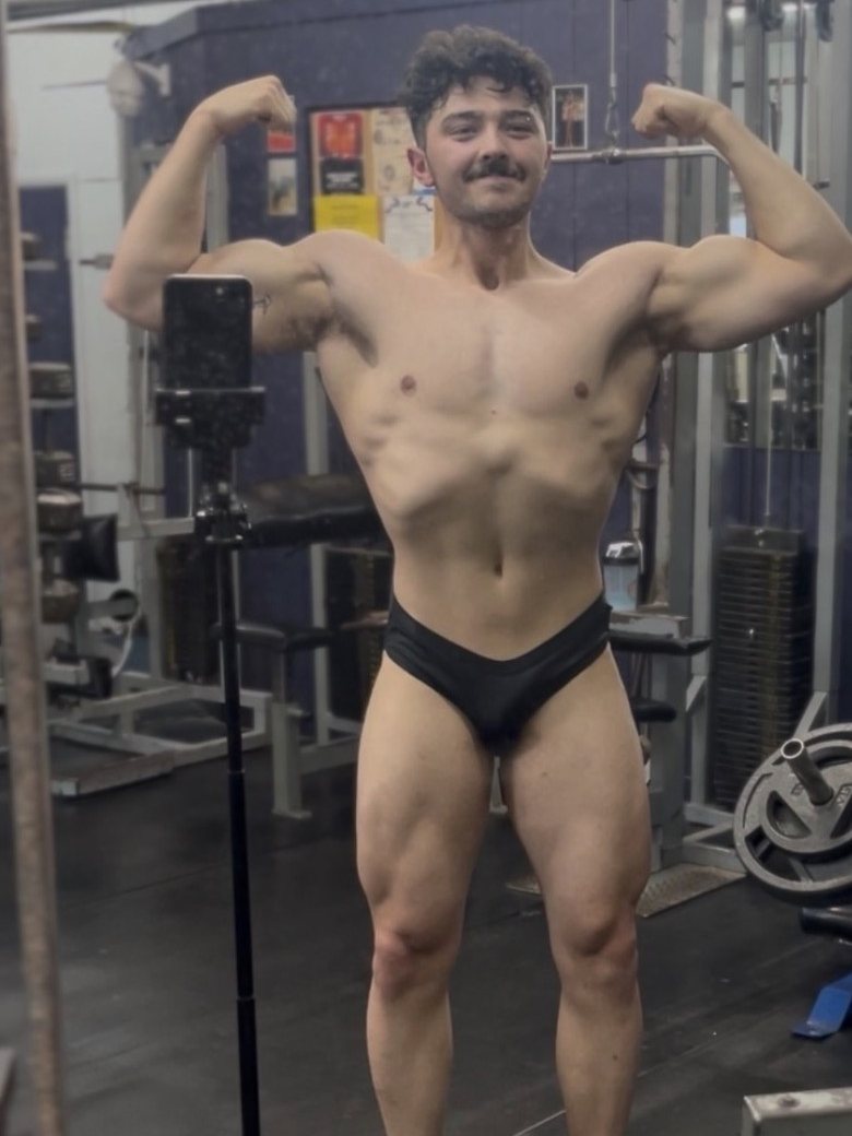 Peyton front double biceps before